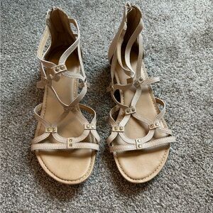 Woman dress shoes size 9